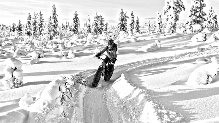CRAMPONS POUR VÉLOS, VÉLOS ÉLECTRIQUES & TROTTINETTES